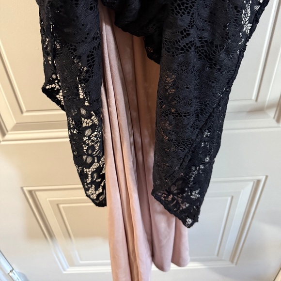 Gown - Picture 4 of 4